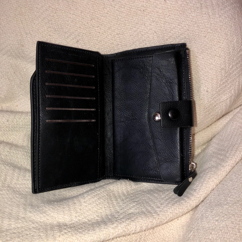 Black Wallet - Picture 3 of 4